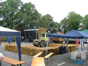 Aufbau des Beckens durch die Landjugend