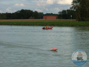 Ein kleines Rennen auf dem Kanal